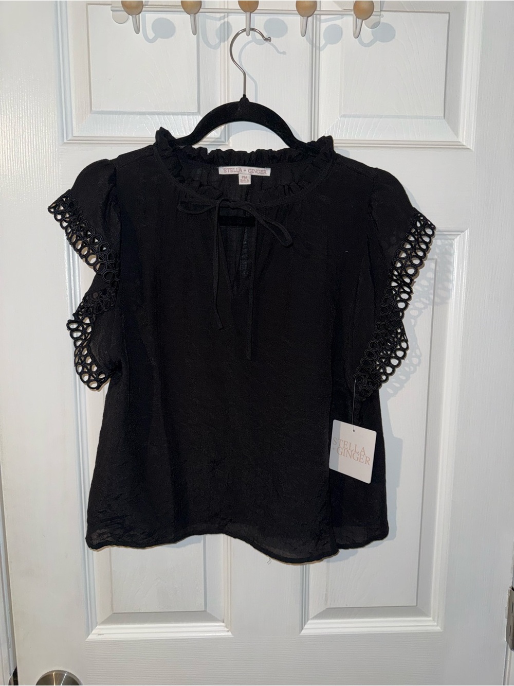 Women’s Stella & Ginger Black Short Sleeve Shirt Lace Like Accents NWT PETITE M